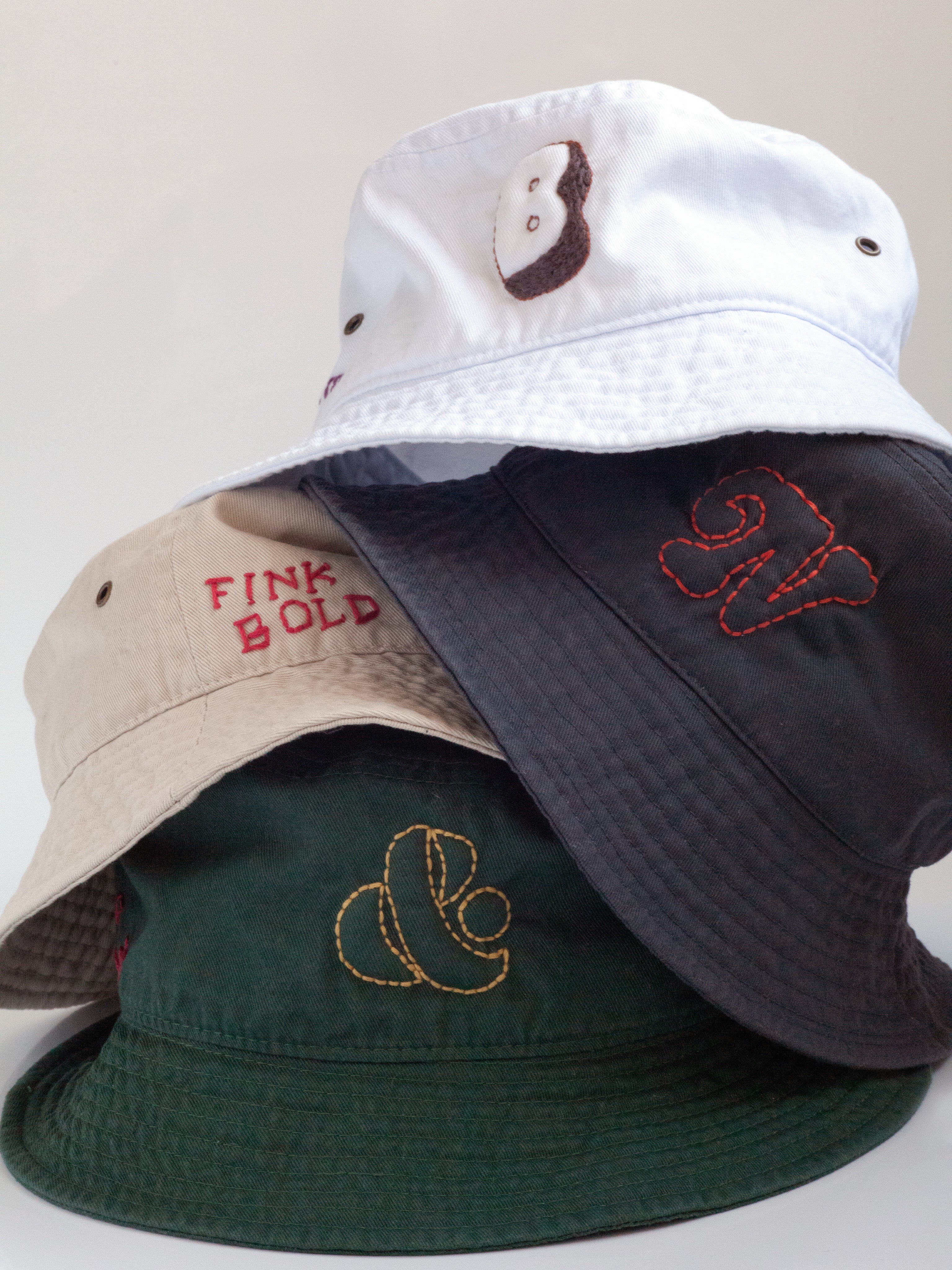 RED TASSELS CAPとHATの販売につきまして
