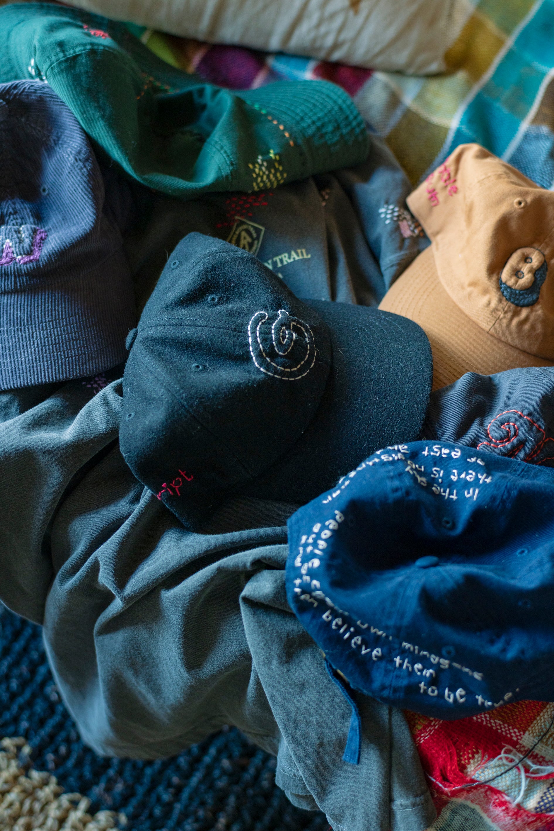 Script WOOL BLACK CAP