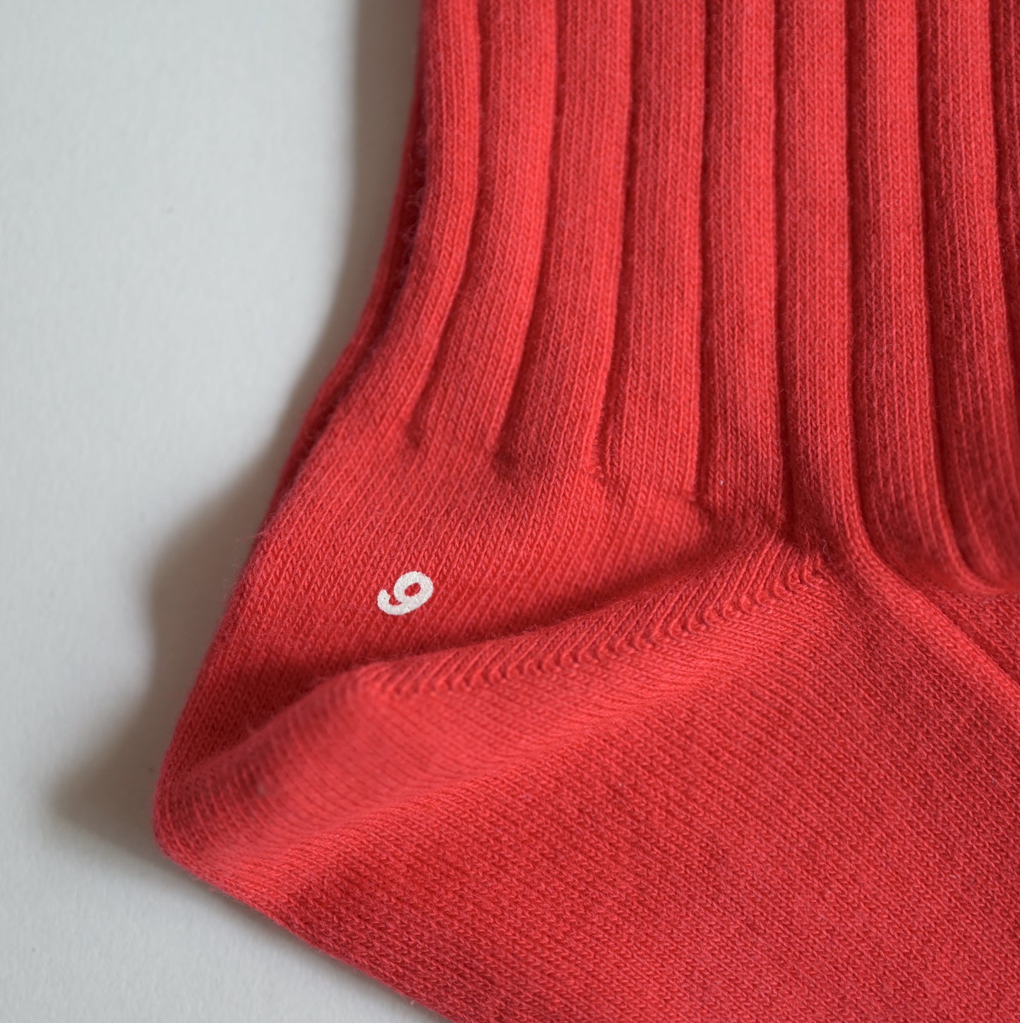 FINE GAUGE COTTON PLAIN WOMENS SOCKS RED