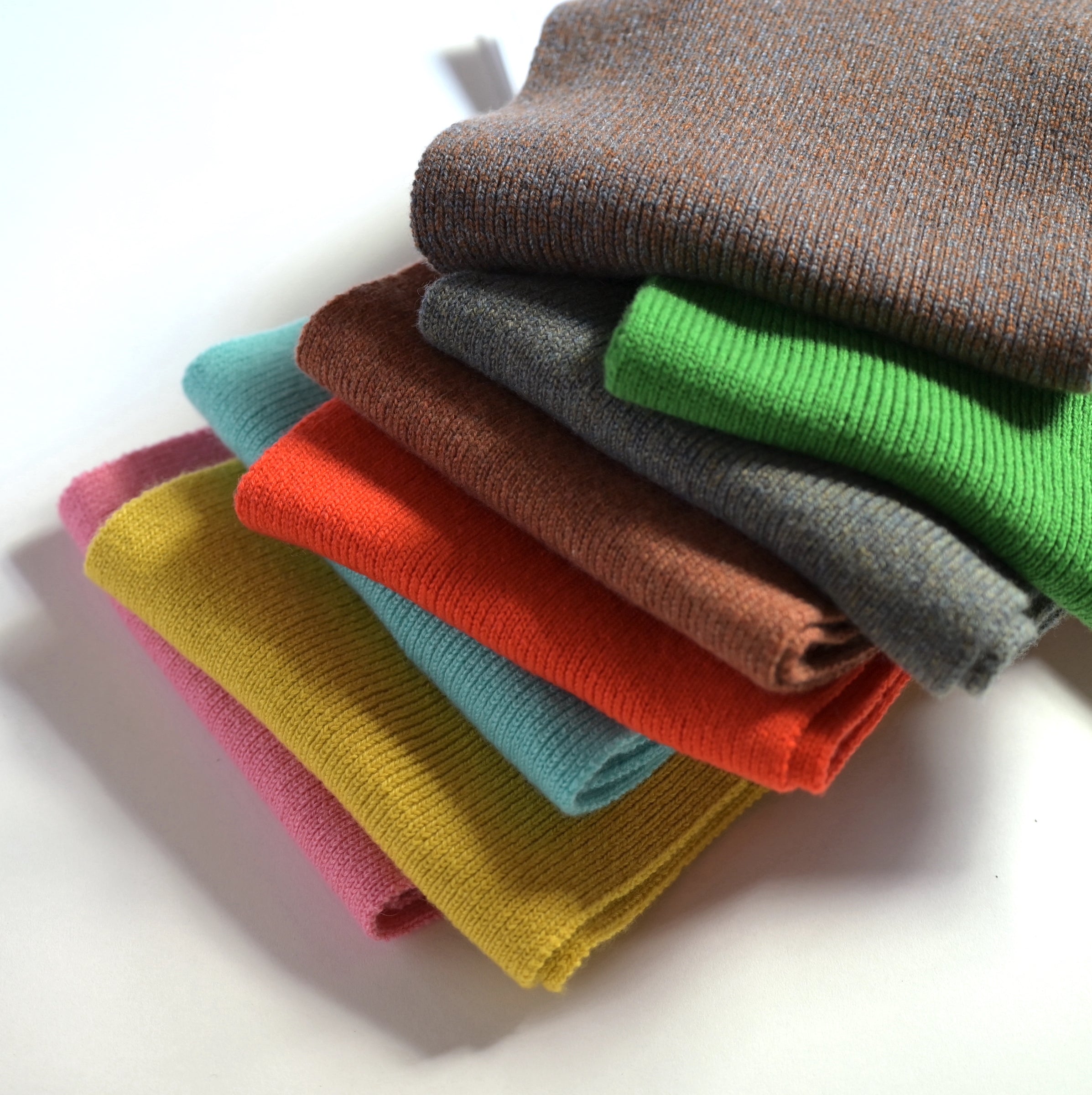 CORGI CASHMERE SCARF 販売開始しました。