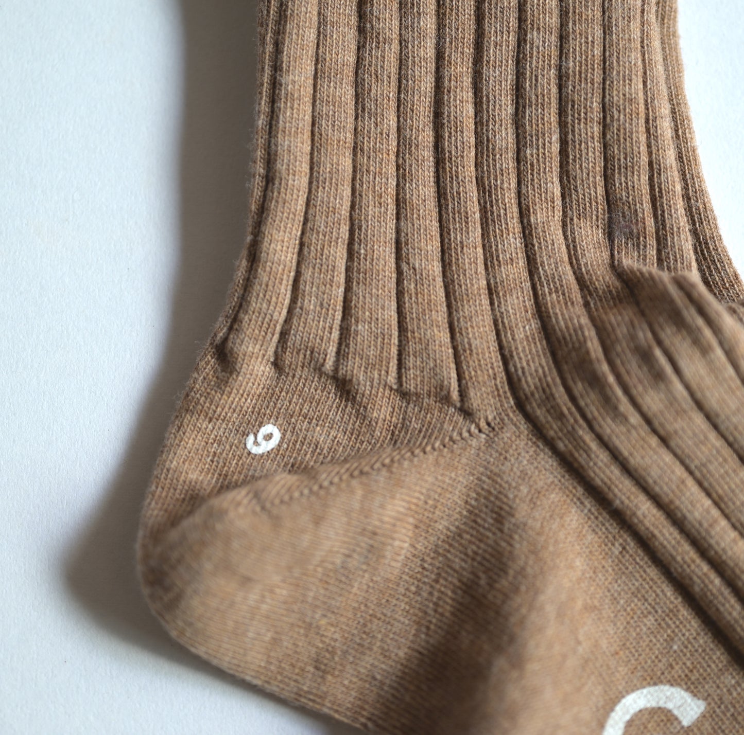 FINE GAUGE COTTON PLAIN WOMENS SOCKS BEIGE