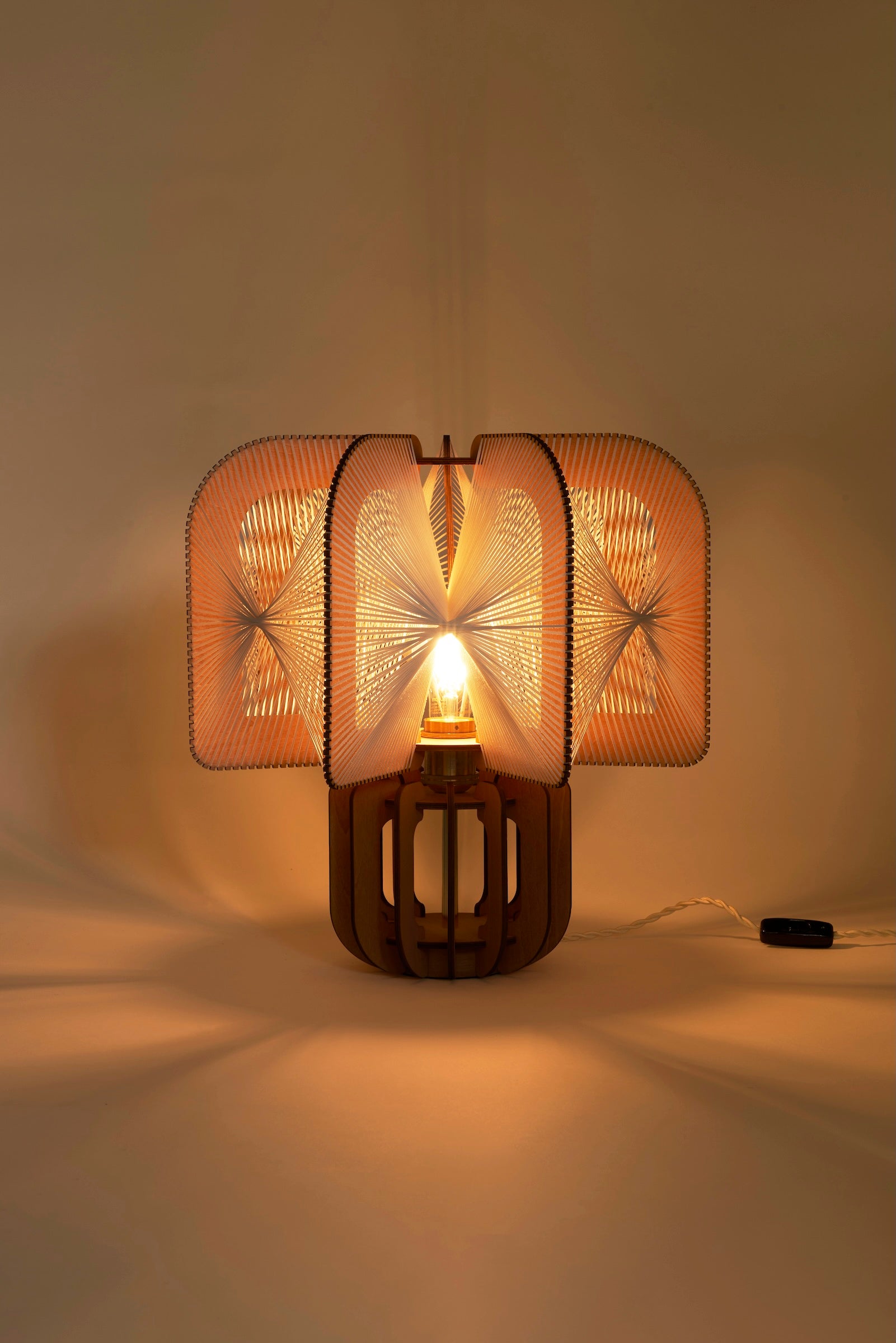 LAFABLIGHT MULJEE  （UFOLA WOOD BASE）