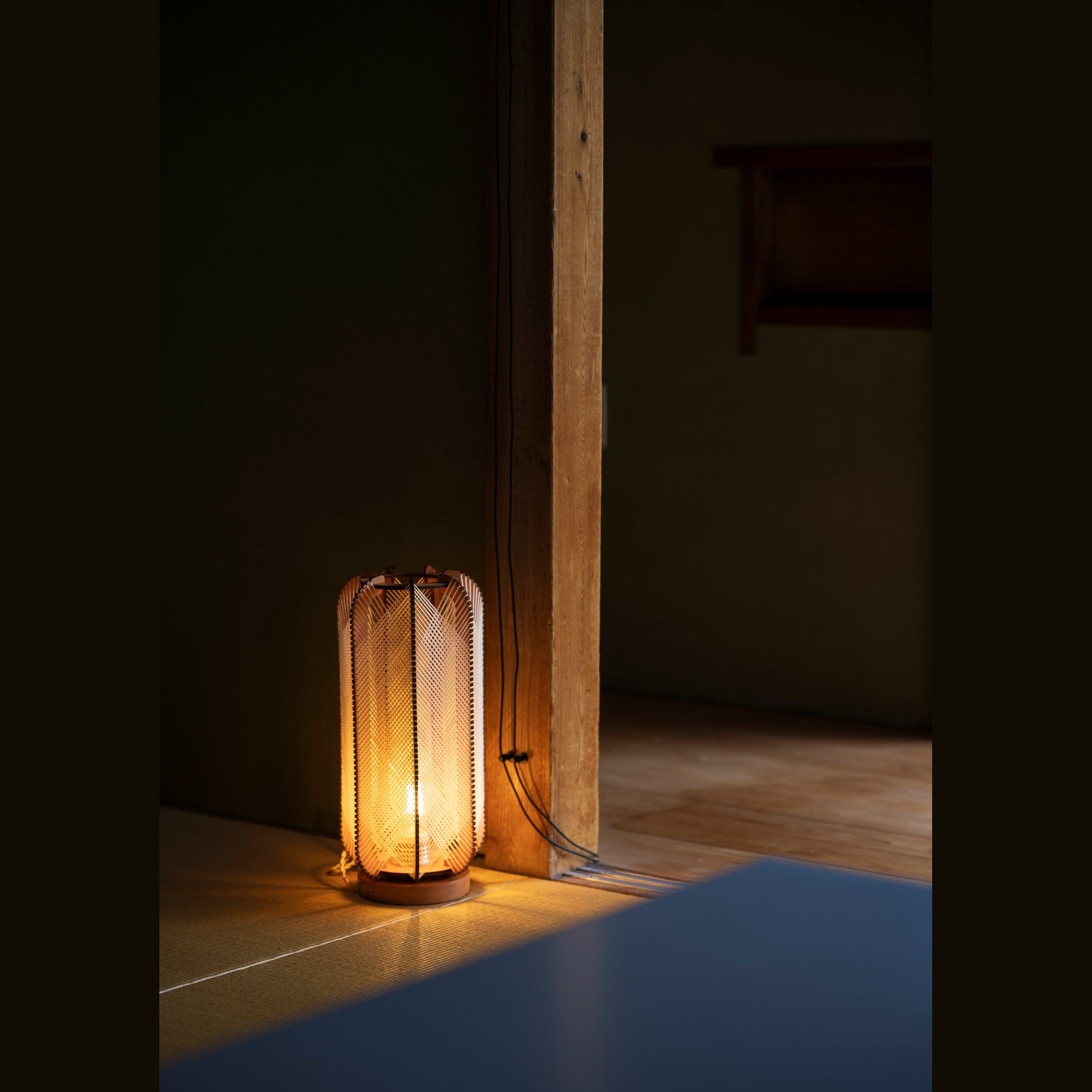 LAFABLIGHT  PILLSI （LAMP ON BASE）